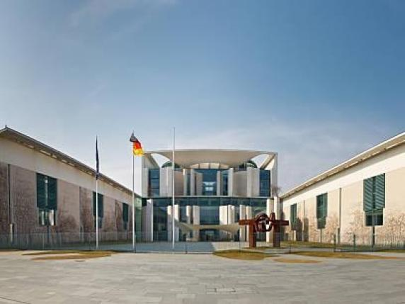 Dhoma blind ku “as muret s’kanë veshë”, ku u zhvillua biseda sekrete Trump-Zelensky