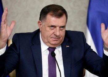 Dodik humb toruan, të gjithë po flasin për fjalimin e tij të çuditshëm, ja gafat e ish-presidentit të Republikës Srpska