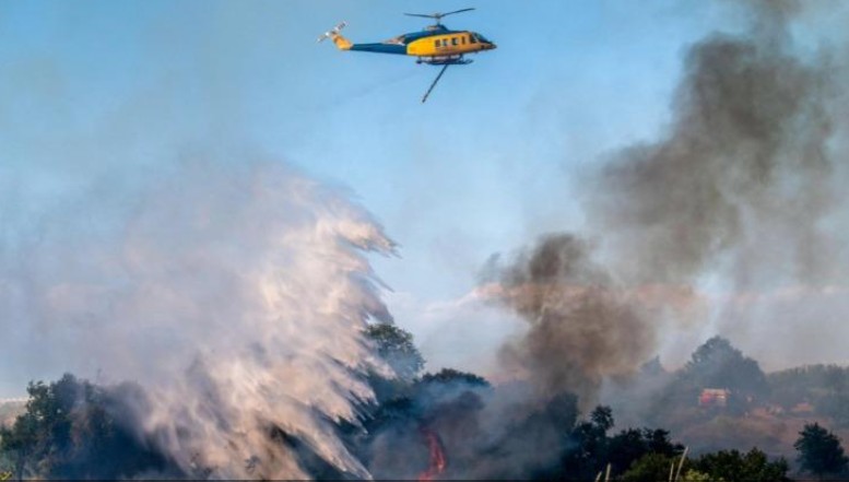 Edhe Greqia digjet nga zjarret, kërkohet evakuimi i banorëve në Kefalonia, Zakynthos, Fokida dhe Vonitsa