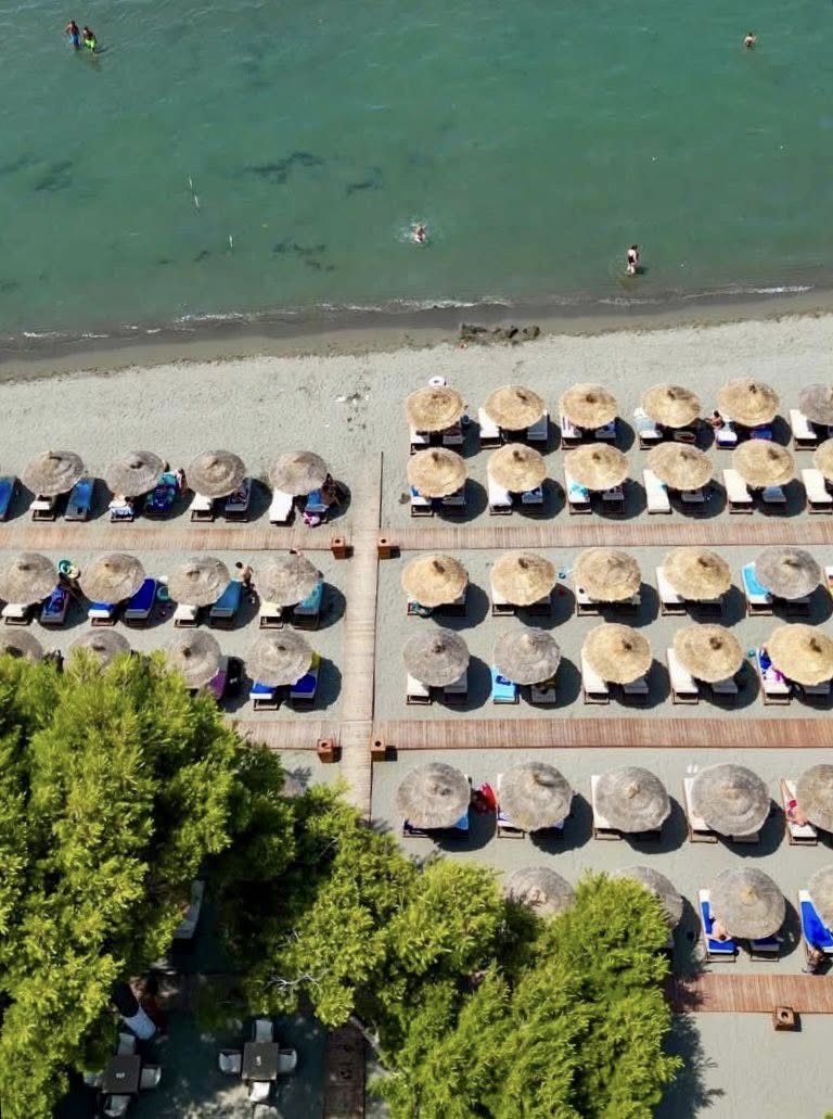 Edi Rama nga Plazhi i Kunes: Mes gjelbërimit dhe freskisë së Adriatikut, ju uroj një ditë të bukur