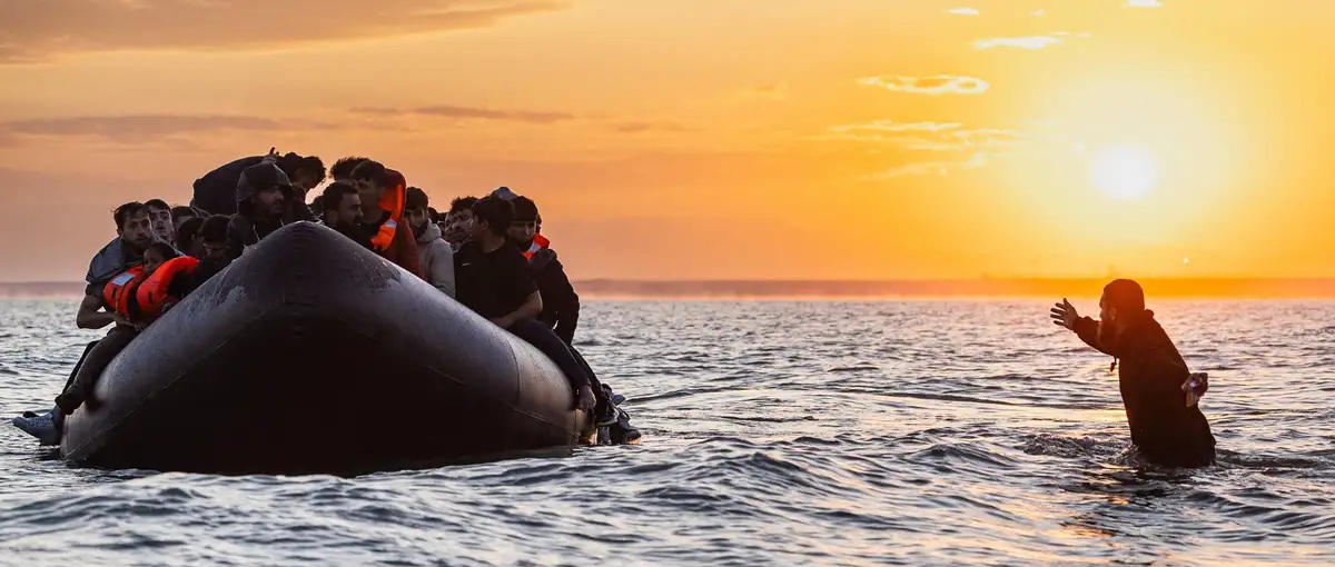 Emigracioni i paligjshëm në Birtani, kush reklamon shërbimet në rrjetet sociale burg deri në 5 vite
