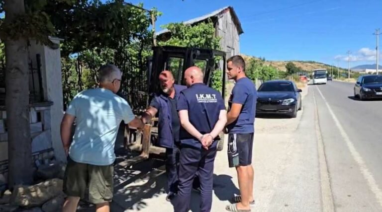 Evidentohen 370 subjekte që zënë hapësira publike në mënyrë të paligjshme në Korçë, paralajmërimi i IKMT-së