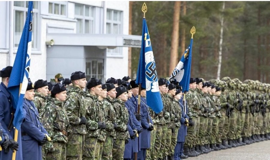 Finlanda do të heqë svastikat nga flamujt e forcave ajrore për të shmangur ‘siklet’ me aleatët perëndimorë