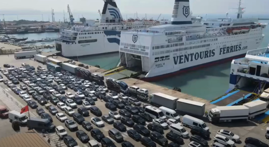 Fluks i lartë në dalje nga Porti i Durrësit, bien shifrat e pasagjerëve në hyrje të vendit