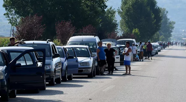 Fluks i lartë në dalje të Shqipërisë. Në Kakavije, në 24 orët e fundit kaluan mbi 12 mijë shtetas në hyrje-dalje