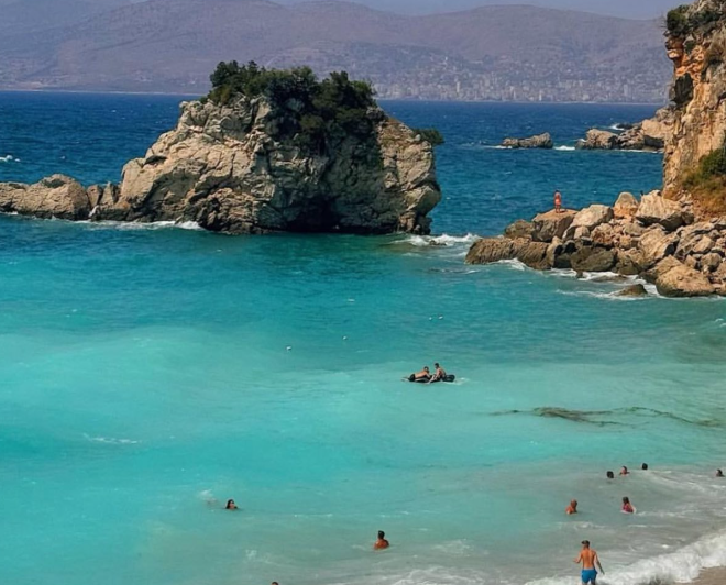 Foto nga Shpella e Pëllumbave dhe Plazhi i Pasqyrave, Rama: Dy perla të Jonit