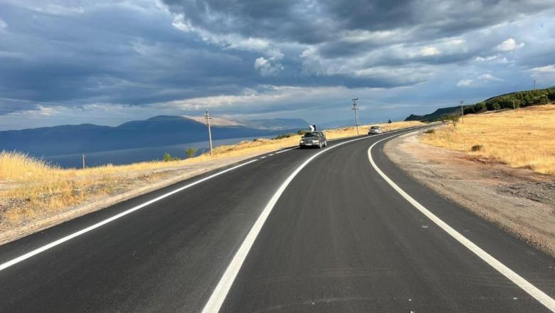 FOTO/ Përfundon rehabilitimi i rrugës Qafë Thanë – Doganë, rritet siguria dhe lehtësohet qarkullimi