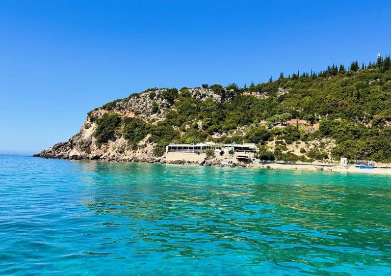 FOTO / Rama promovon Livadhin: Një mëngjes i qetë nga plazhi i Himarës