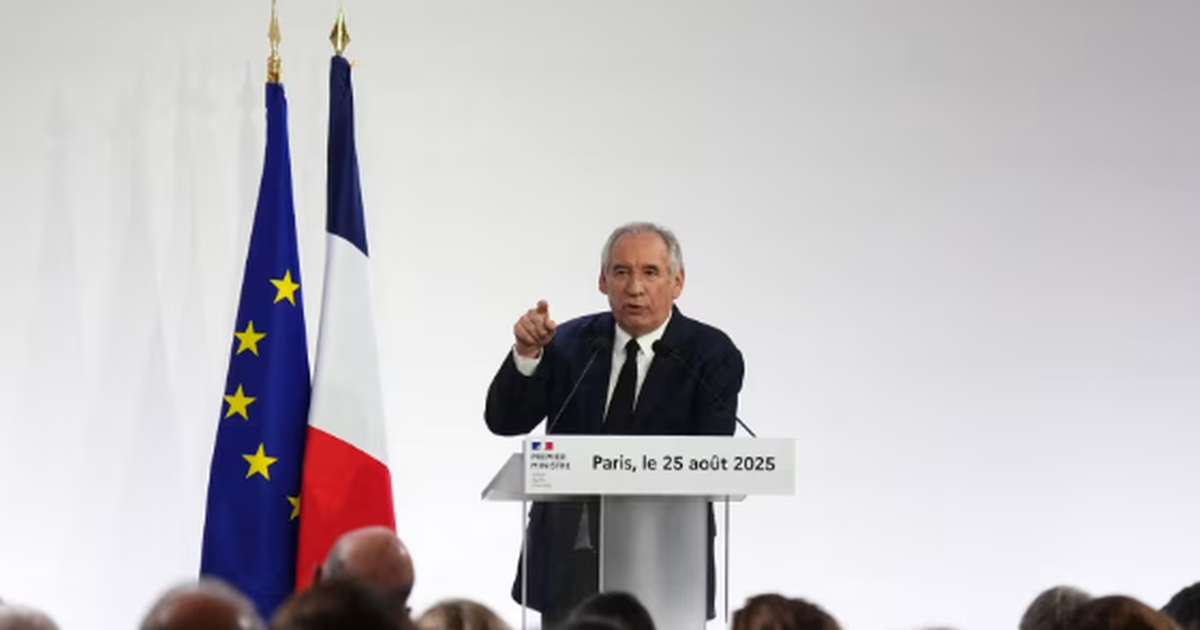 Franca drejt një tjetër krize politike? Qeveria rrezikon të bjerë në 8 shtator, kryeministri Bajru kërkon votëbesim!