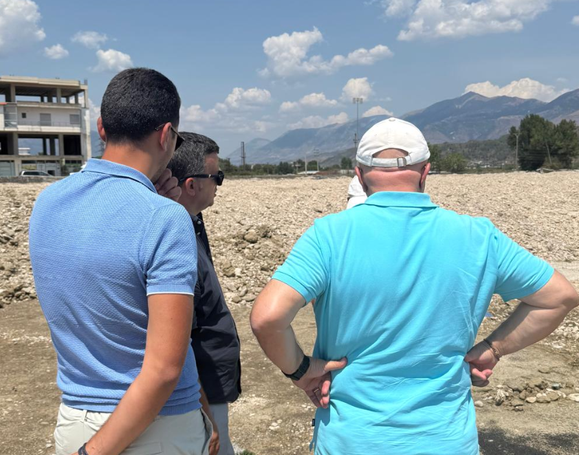 Fusha e re sportive në Gjirokastër, FSHF inspekton nga afër punimet