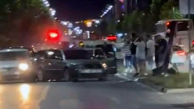 Gjashtë makina bëhen “përshesh” në Kosovë, lëndohen 9 persona