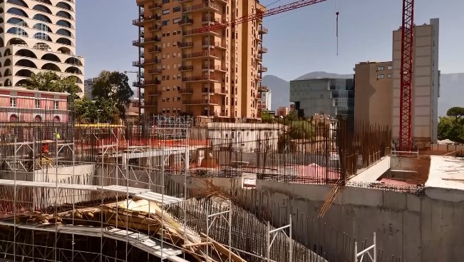 Gonxhja ndan pamje nga kantieri i Teatrit të ri Kombëtar: Një tjetër vepër arkitektonike e Tiranës