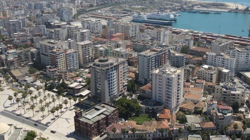 Hapësirat publike/ 3644 denoncime, në krye të listës ankesat për trotuaret dhe ambientet e përbashkëta