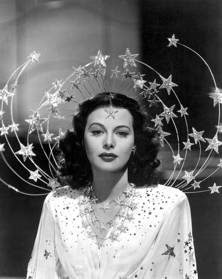 Hedy Lamarr: Nga ikonë e Hollywood-it tek shpikësja që i dha botës Wi-Fi