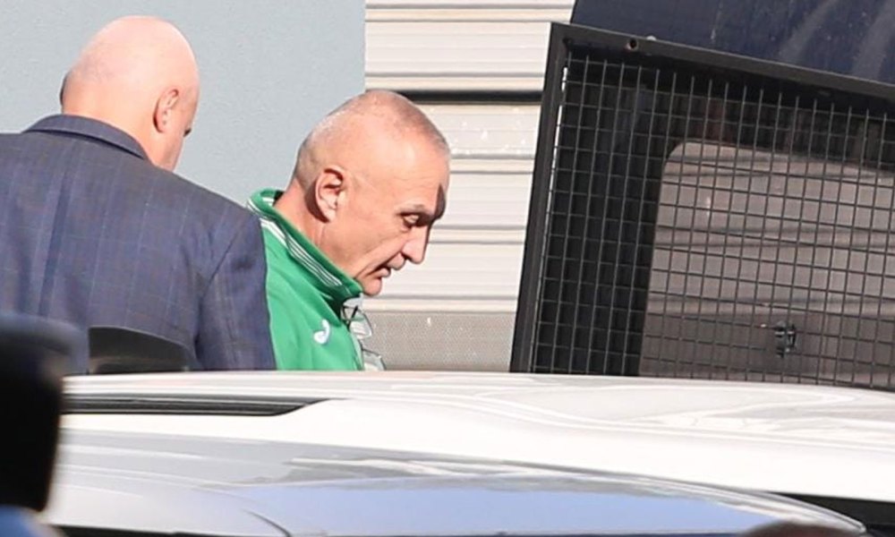 I komunikohet sot mbyllja e hetimeve dhe akuzat, Meta pritet të transportohet nga qelia në ambientet e SPAK