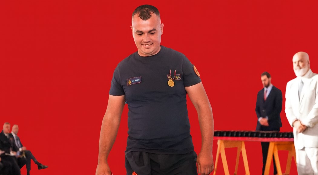 Ilirjan Sinani, zjarrfikësi i Finiqit, nderohet me “Medaljen e Artë” për guximin në betejën me flakët