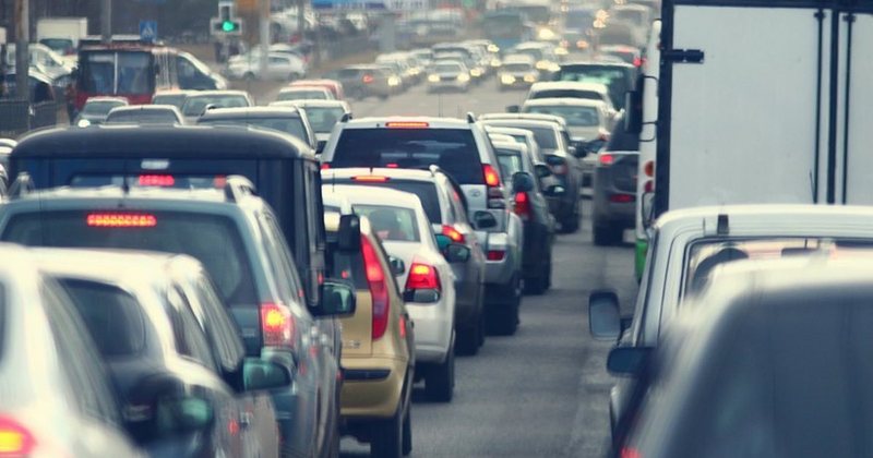 INSTAT: Gjysma e shqiptarëve zotërojnë makinë, mbi 1 mln automjete në qarkullim