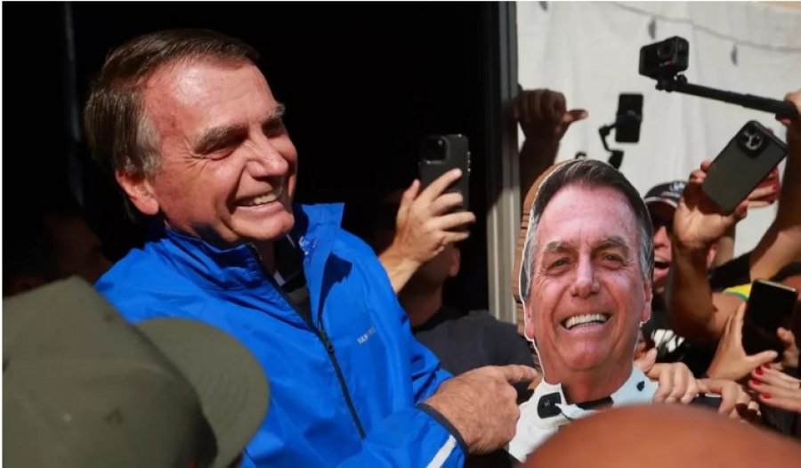 Ish-presidenti i Brazilit, Jair Bolsonaro, paraqet mbrojtjen përfundimtare në gjyqin për grusht shteti