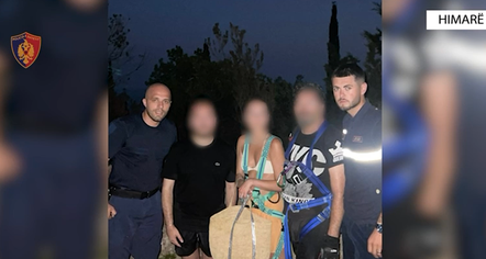 Ishin bllokuar në shkëmbinjtë e plazhit të Akuariumit, policia shpëton 3 turistë e huaj