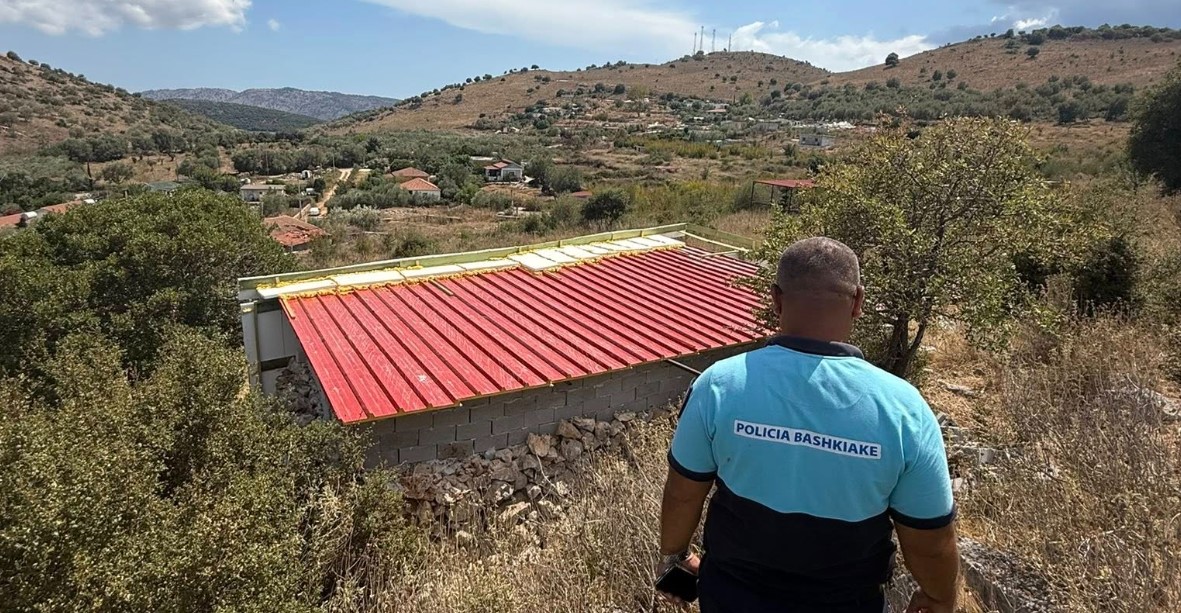 Ishin nisur për të prishur një ndërtim, Policia Bashkiake zbulon edhe një tjetër