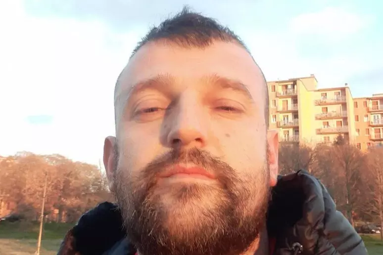 Itali/ Nesër autopsia e Elton Banit! Shqiptari vdiq pasi u godit 3 herë me taser! Ministri mbron 2 karabinierët