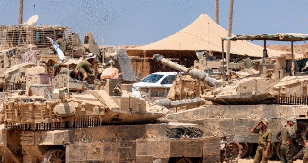 Izraeli, gati për pushtim/ NBC News: Imazhet satelitore tregojnë grumbullim të trupave në kufi me Gazën