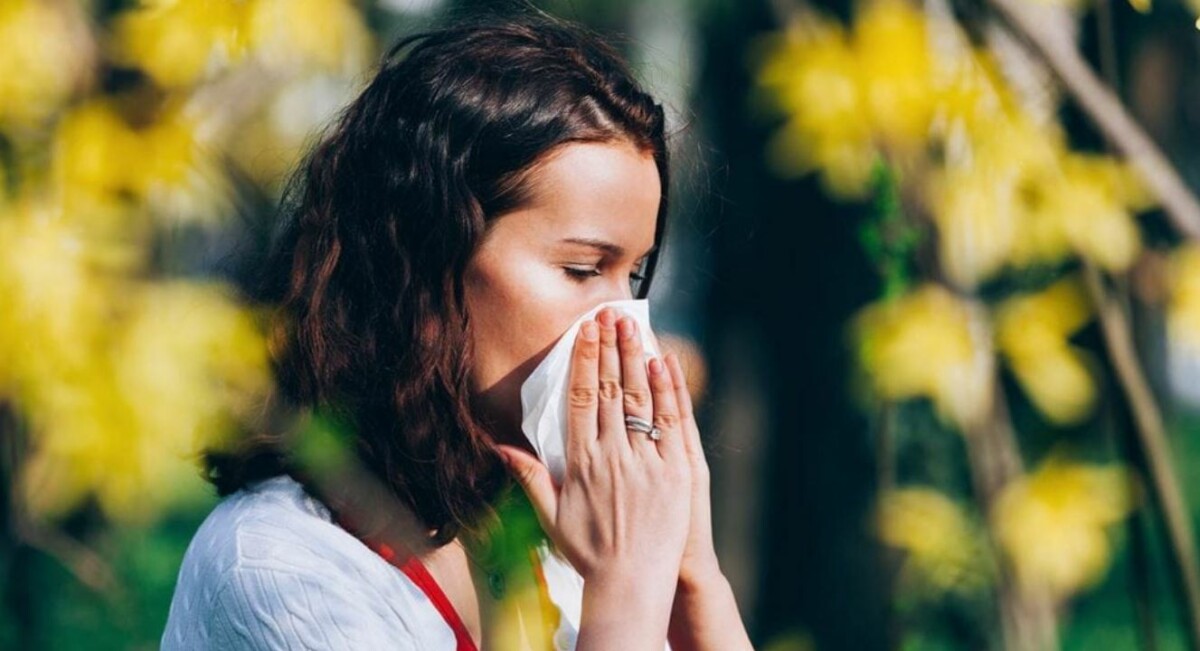 Ja si të dalloni alergjinë verore nga ftohja, dhe si të mbroheni!