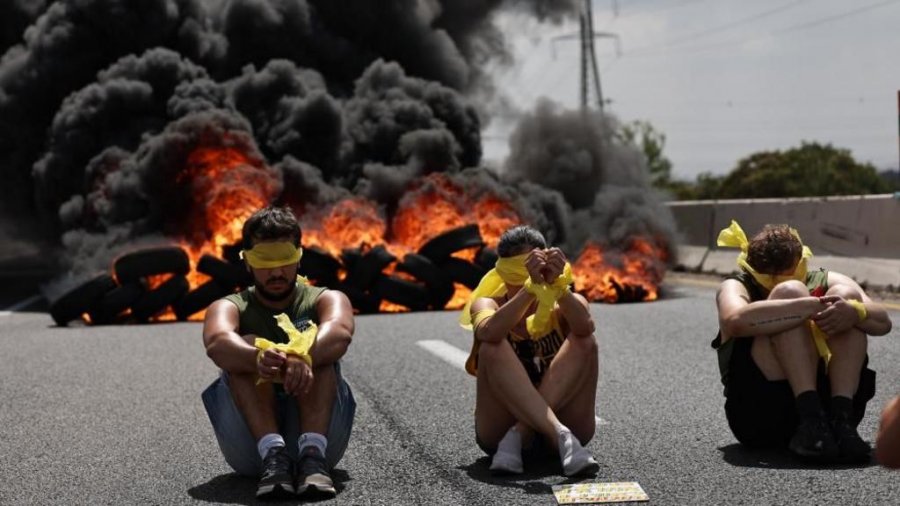 Kabineti i sigurisë së Izraelit kryen një takim pas protestave masive