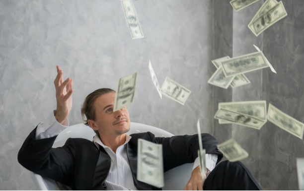 Katër shenjat e horoskopit që pritet të bëhen milionerë deri në fund të 2025-ës