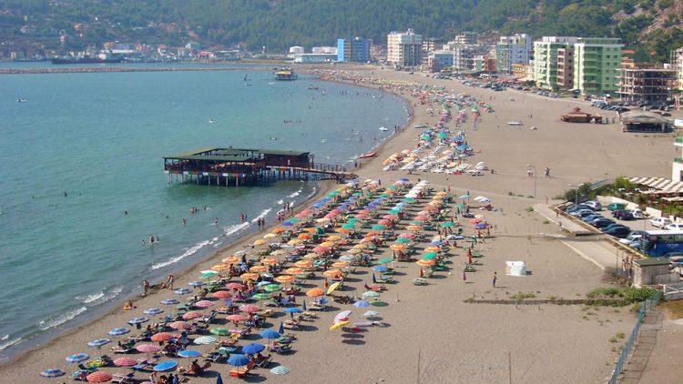 Kërkesa të larta për banesa në bregdetin e Lezhës, ekspertët: Interes nga turistë të huaj dhe vendas