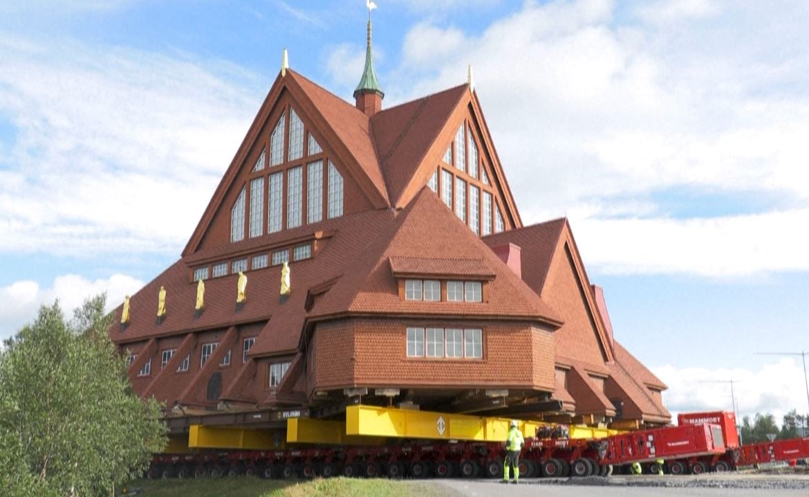 Kisha 113-vjeçare në Suedi “udhëton” 5 km! Rrezikohej nga gërmimet nën tokë, faturën e paguan miniera