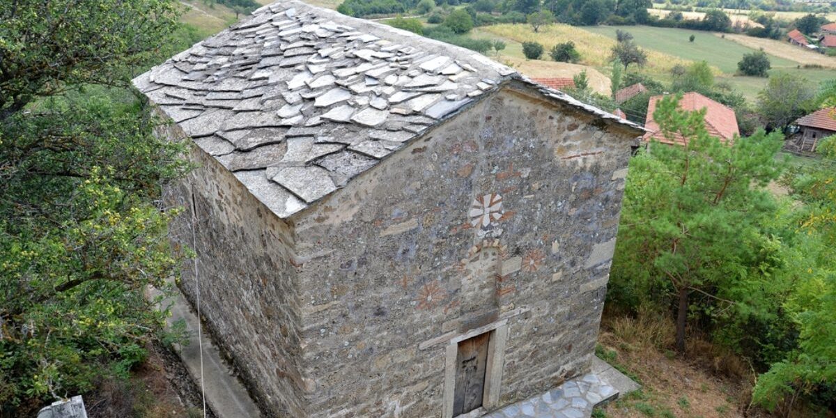 Kisha katolike e Drenicës e shndërruar në kishë ortodokse