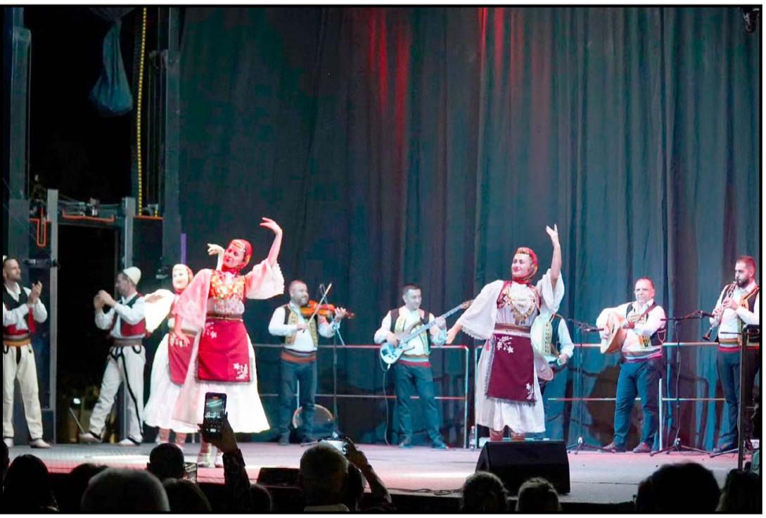 Koncertet e artistëve të Ansamblit të  Këngëve dhe Valleve Popullore, turi  artistik këtë muaj mbyllet në Vlorë