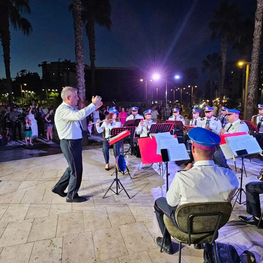 Koncerti i Orkestrës Frymore të Durrësit, pjesë e aktiviteteve këtë sezon turistik