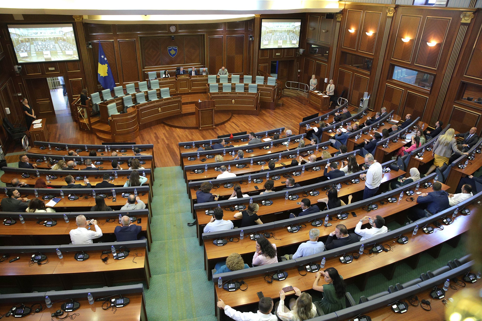 Kryetari i Kuvendit në Kosovë ndërpret seancën, shkak moszgjedhja e nënkryetarit nga komuniteti serb