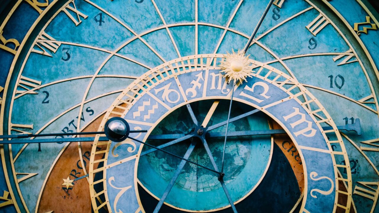 “Kujdes me financat”, parashikimi i Horoskopit për sot