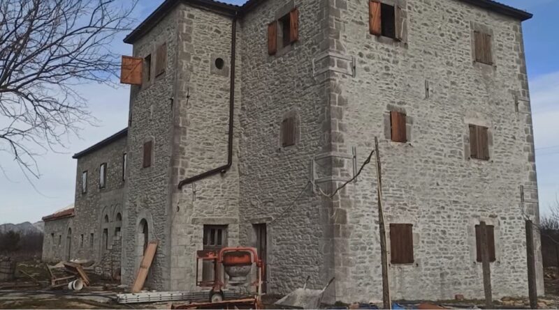 Kulla shekullore e Perjakut, histori e arkitekturë unike në Lezhë, më e madhja në Shqipëri