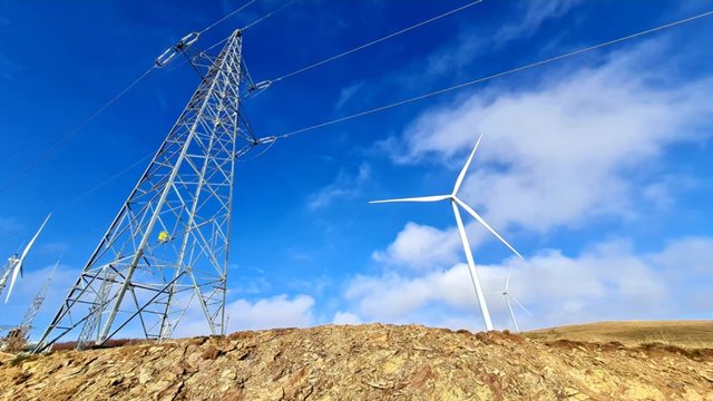 Kush konsumoi më shumë energji? INSTAT: Në 2025 u prodhua më pak energji, por u rrit konsumi nga qytetarët