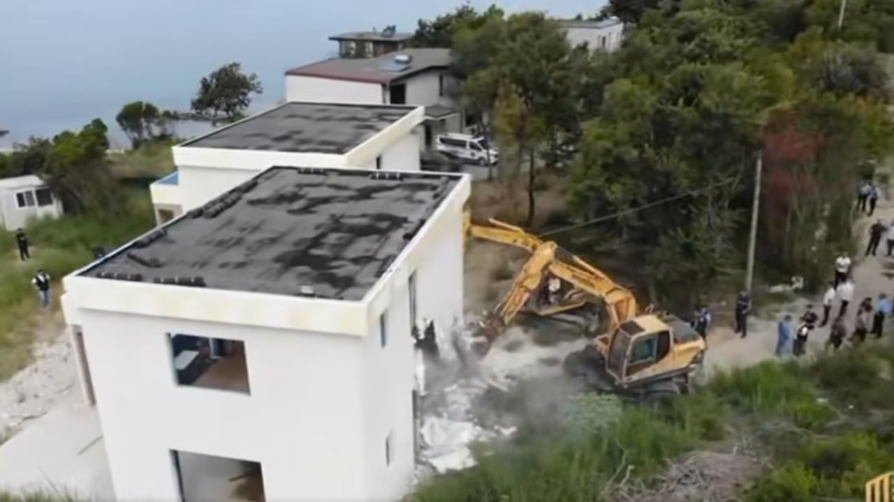 Lirimi i hapësirave publike/ Rama ndan videon e radhës: Aksioni s’do të ndalet deri në eliminimin e fenomenit! ‘Symbyllurit’…