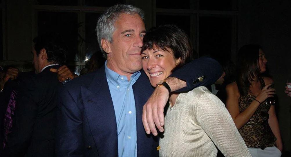 ‘Lista e klientëve nuk ekziston’, Ghislaine Maxwell mohon të ketë parë sjellje ‘të papërshtatshme’ nga Trump