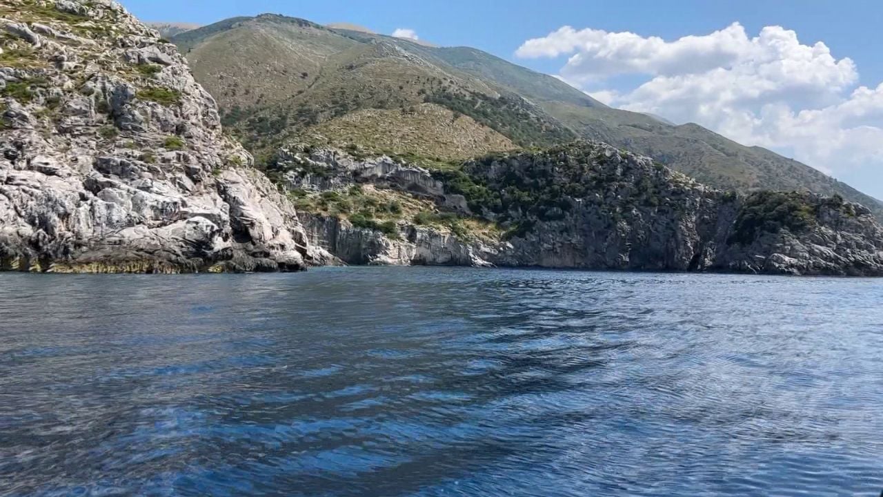 Magjia e Karaburunit, zona më e pëlqyer për turistët që vizitojnë bregdetin shqiptar
