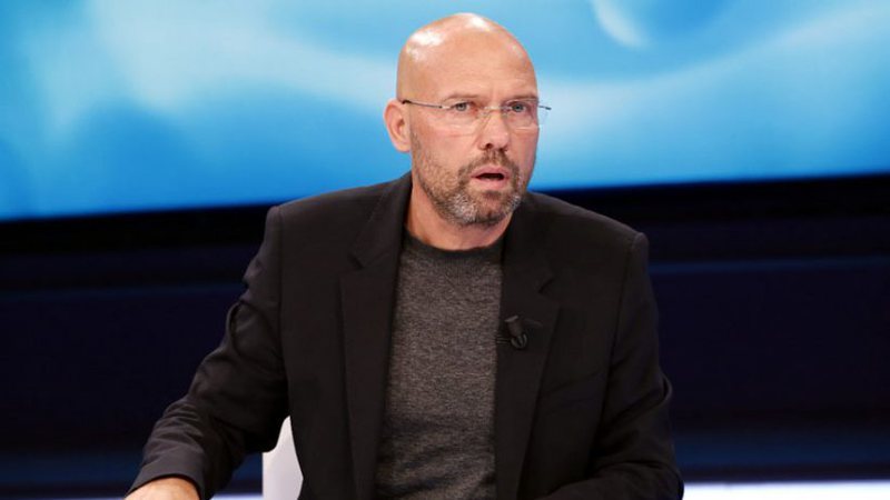 Manjani ironi me Mediun: Ringjallja? Sa herë e dëgjoj, më shfaqet lugati!