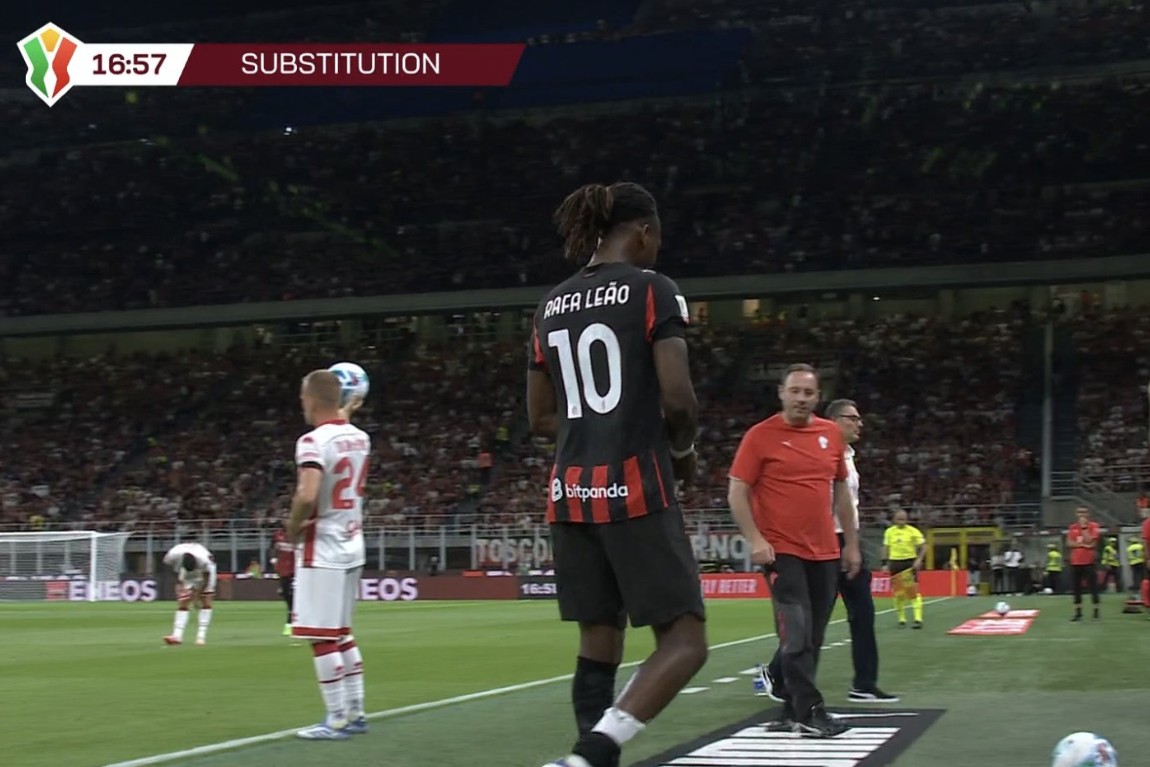 Milan-Bari! Leao i pafat, shënon gol dhe më pas largohet nga fusha e lojës (video)