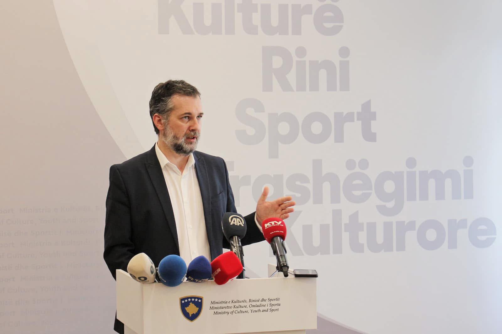 Ministri Çeku: Aktakuzë për Prizrenin për cënim të trashëgimisë, radhën e ka Prishtina