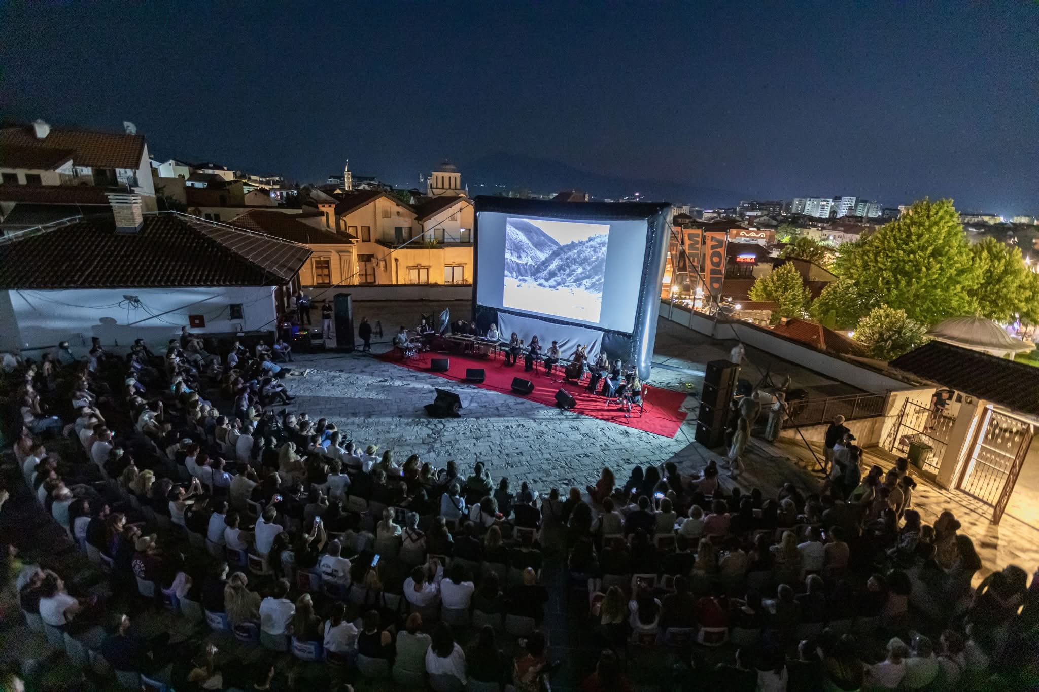 Ministri Çeku: DokuFest, një urë kulturore që lidh Kosovën me botën