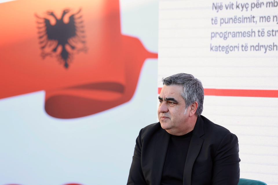 Ministri Gonxhja uron besimtarët ortodoksë me rastin e festës të Fjetjes së Hyjlindëses