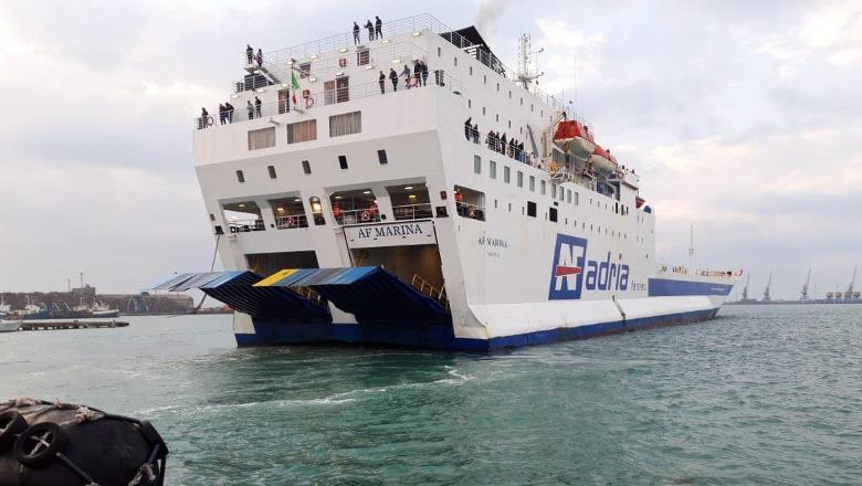 Moti i keq/ Tragetit iu këput cima në portin e Durrësit, Autoriteti Portual: Situata u menaxhua me profesionalizëm