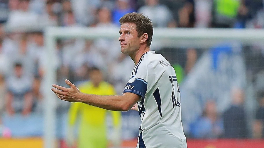 Müller habitet qysh në debutim nga MLS, nuk e njihte rregullin “2-minutësh”. Si ai e kishte pësuar edhe… Messi