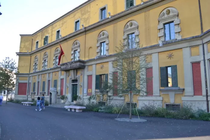 Murtaja në derra dhe sëmundja e shpendëve, MBZHR ndalon importin nga disa shtete