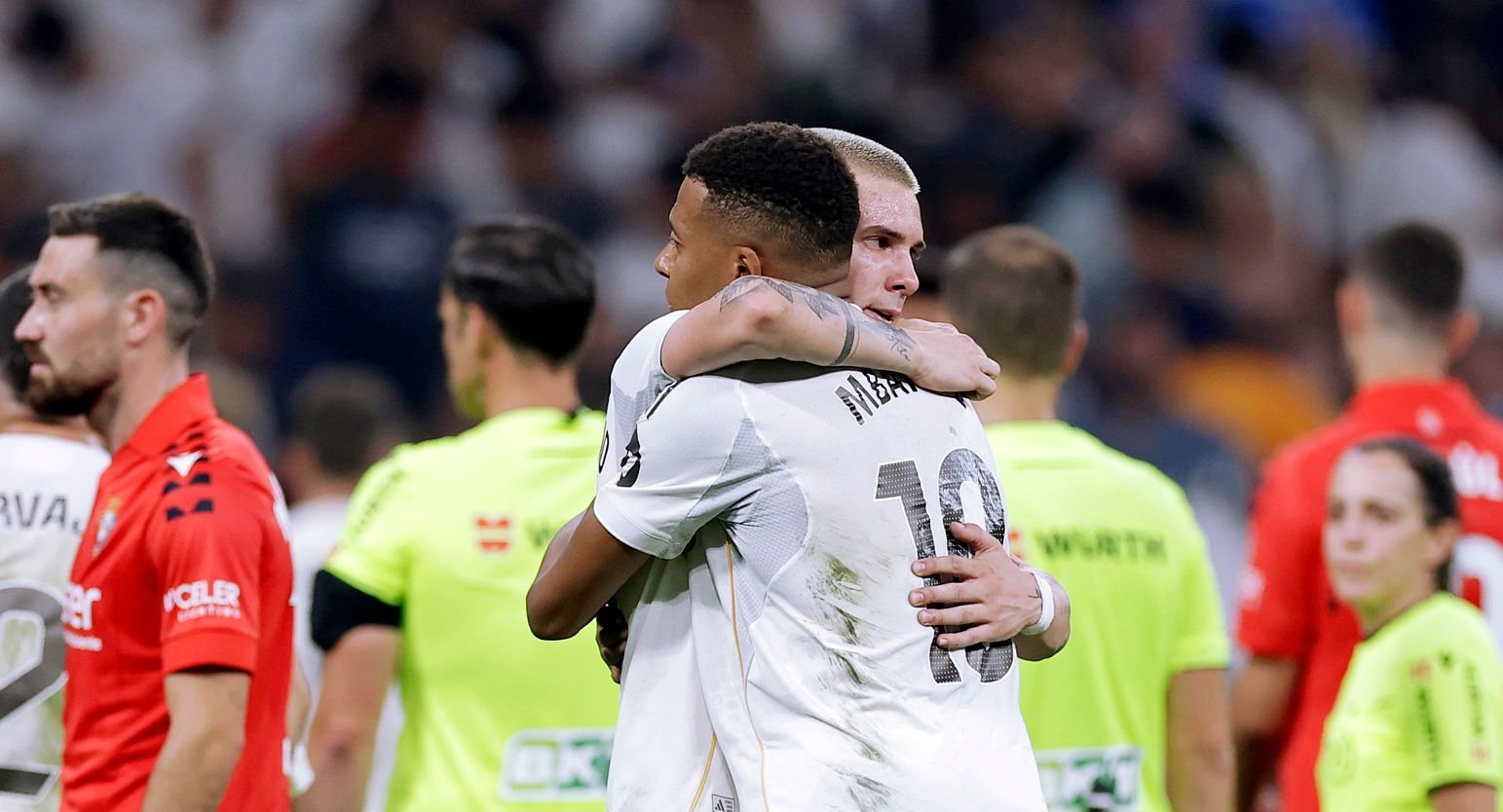 Natë debutimesh por edhe “mërzie”: Osasuna vendos autobusin, Mbappe i ndëshkon. Real Madrid thjesht kryen detyrën (VIDEO)